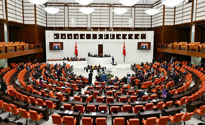 Meclis tatile girdi, AK Parti kolları sıvadı! Yeni dönemde gündeme gelecek yasalar belli oldu