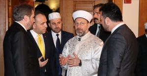 Diyanet İşleri Başkanı Erbaş'tan Müslümanlara birlik çağrısı