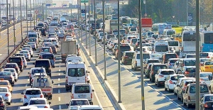 İstanbul trafiği hayatın 3.5 yılını çalıyor