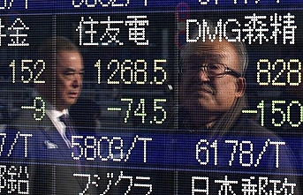 Japonya'da Nikkei endeksi yüzde 12,4 düşüşle 1987'den bu yana en kötü kaybını yaşadı