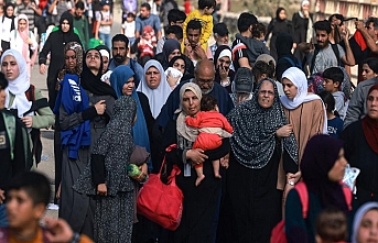 Soykırımcı İsrail, 450 bin Filistinliyi güvenli bölge iddia ettiği yerden göçe zorluyor