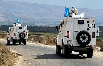 Katil İsrail UNIFIL'in gözlem kulesini yıktı